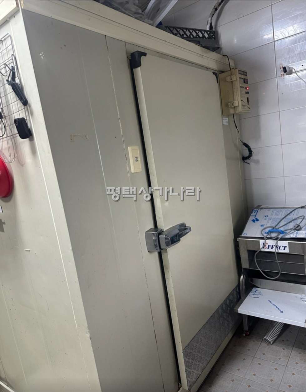 경기 안성시 원곡면 칠곡리 [안성 원곡면] 칠곡저수지 방향 외식타운 무권리급 1층 음식점 상가 임대 월세 매물번호 16664 사진 2