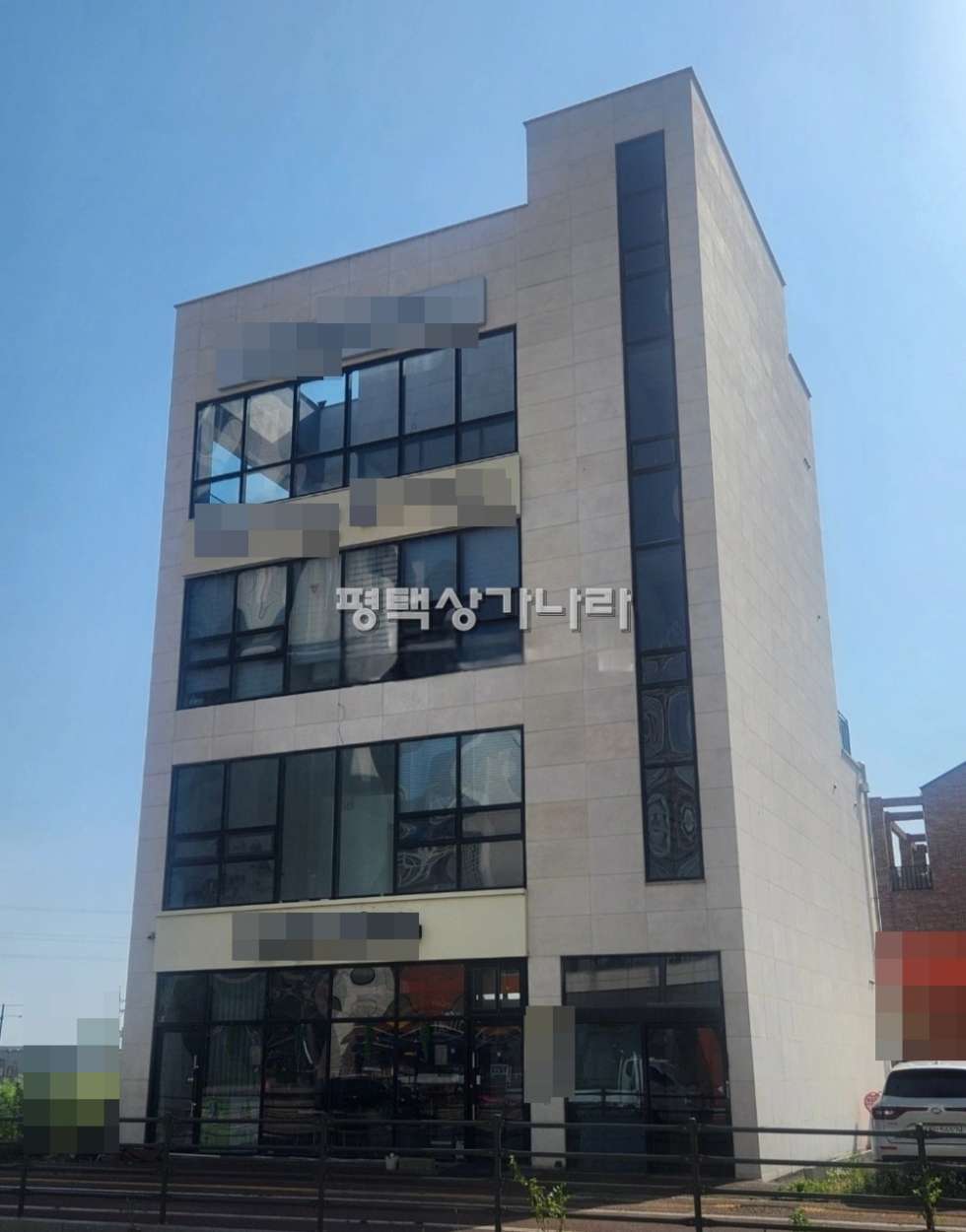 경기 평택시 통복동 [평택 통복동] SK뷰 아파트 정문 앞 통유리 32평 2층 공실 상가 임대 월세 매물번호 16667 사진 3